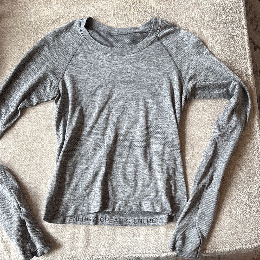 Women's Gray Long Sleeve Top